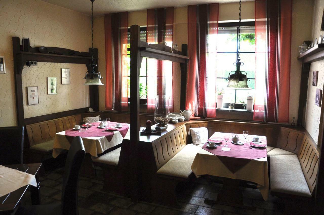 Effelder Buergerstube Hotel Wassenberg Bagian luar foto