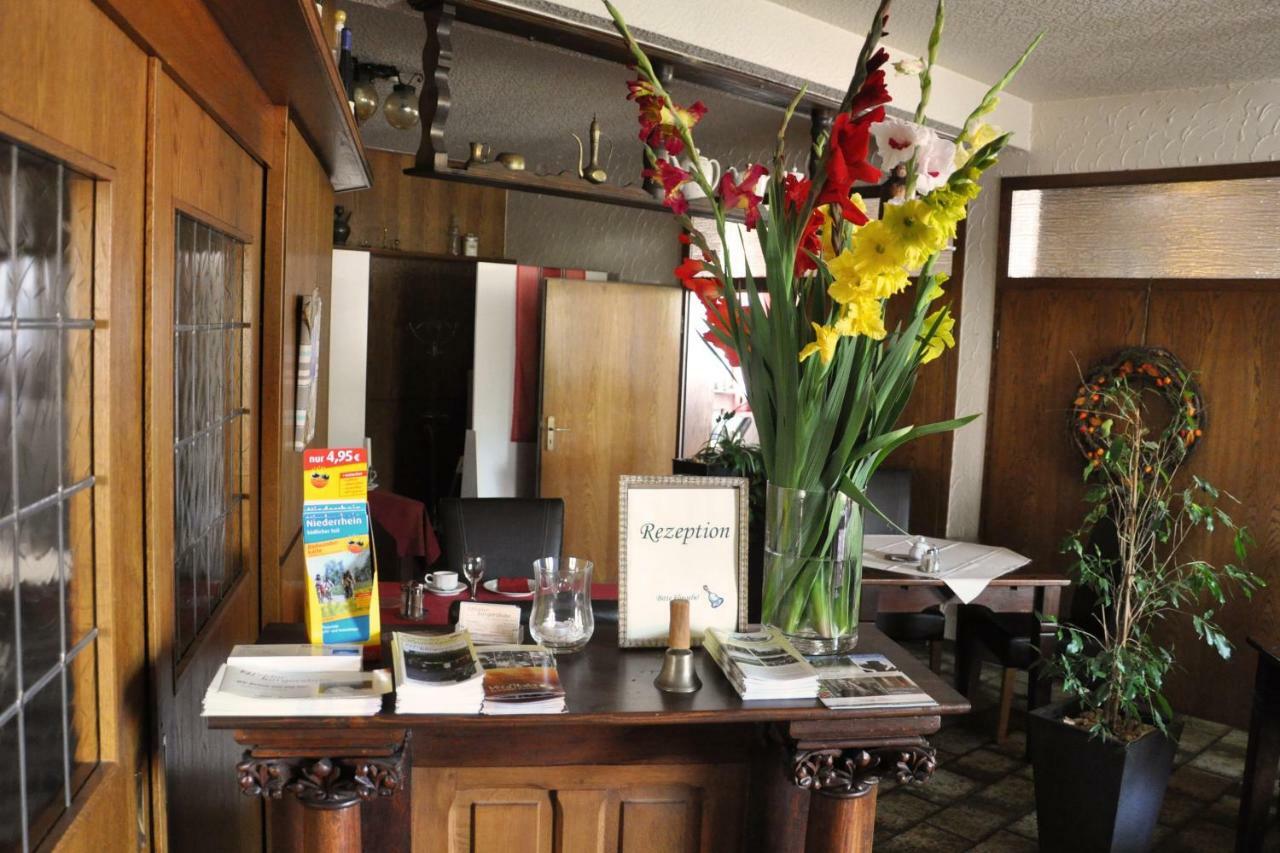 Effelder Buergerstube Hotel Wassenberg Bagian luar foto