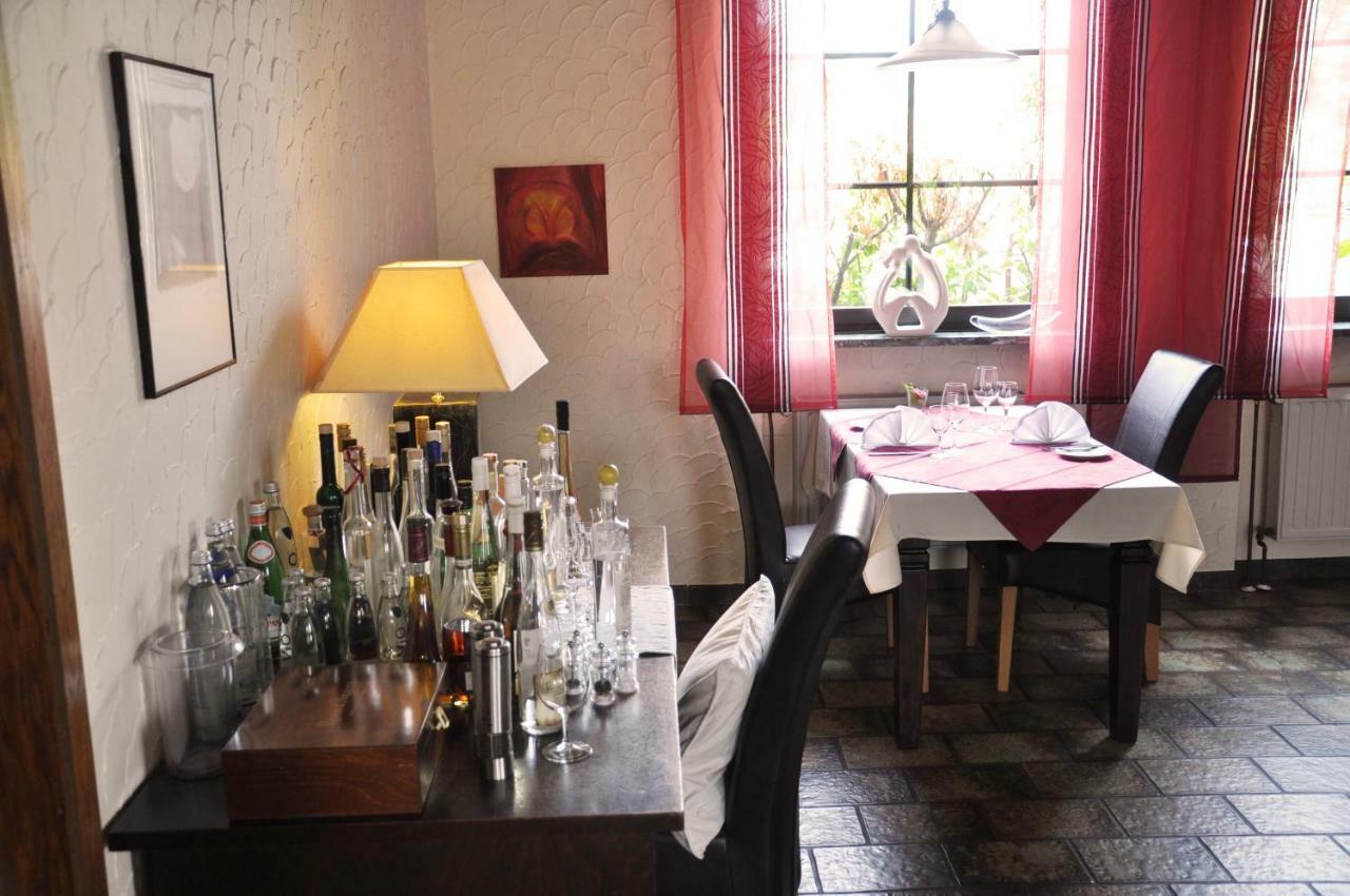 Effelder Buergerstube Hotel Wassenberg Bagian luar foto